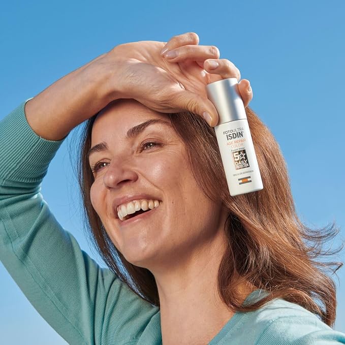 Fotoprotector Isdin FusionWater Magic Repair con color SPF50